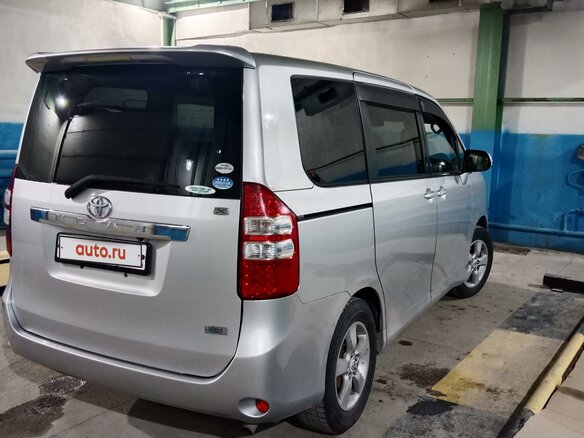 2010 Toyota Noah II (R70), серый, 1750000 рублей - вид 7