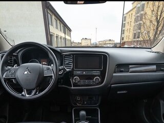 2018 Mitsubishi Outlander III Рестайлинг 2, белый, 2100000 рублей, вид 3