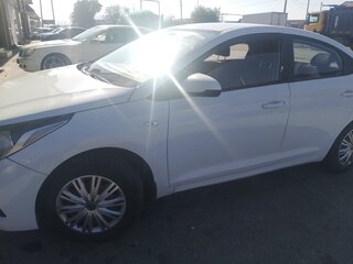 2019 Hyundai Solaris II, белый, 970000 рублей, вид 3