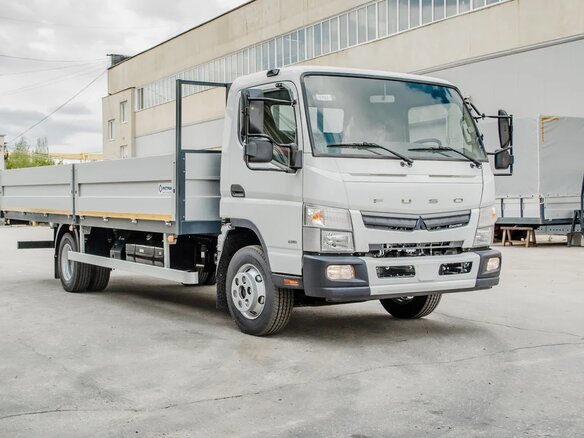 2022 Fuso (Mitsubishi) Canter, белый