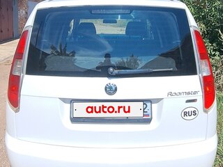 2009 Skoda Roomster I, белый, 650000 рублей, вид 2