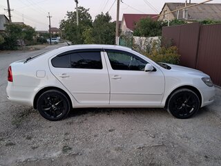 2012 Skoda Octavia II (A5) Рестайлинг, белый, 1150000 рублей, вид 1