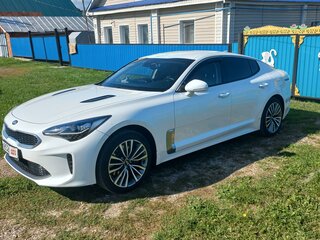 2019 Kia Stinger I, белый, 3000000 рублей, вид 1