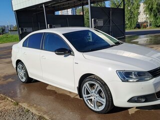 2013 Volkswagen Jetta VI, белый, 1380000 рублей, вид 1
