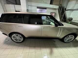 2023 Land Rover Range Rover P530 MHEV V, бежевый, 22635585 рублей, вид 3