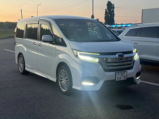 2019 Honda Stepwgn Spada V Рестайлинг, белый, 2400000 рублей, вид 3