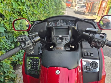 2012 Honda GL 1800 Gold Wing, красный, 1300000 рублей, вид 4