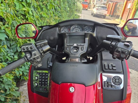 2012 Honda GL 1800 Gold Wing, красный, 1300000 рублей - вид 3