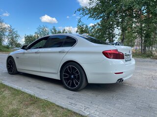 2015 BMW 5 серии 525d xDrive VI (F10/F11/F07) Рестайлинг, белый, 2500000 рублей, вид 5