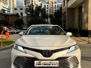 2018 Toyota Camry VIII (XV70), белый, 3200000 рублей, вид 2