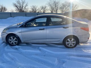 2012 Hyundai Solaris I, серый, 370000 рублей, вид 4