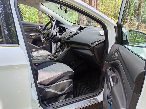 2018 Ford Kuga II Рестайлинг, белый, 1860000 рублей - вид 6