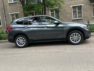 2020 BMW X1 20i xDrive II (F48) Рестайлинг, серый, 2645000 рублей, вид 3
