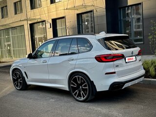 2020 BMW X5 M50d IV (G05/G18), белый, 8899999 рублей, вид 4