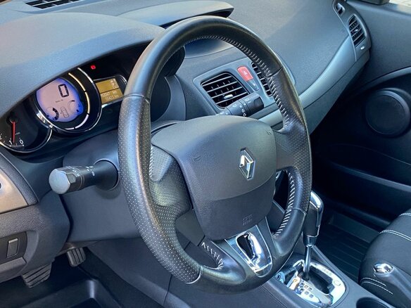 2014 Renault Megane III Рестайлинг, белый, 899000 рублей - вид 12