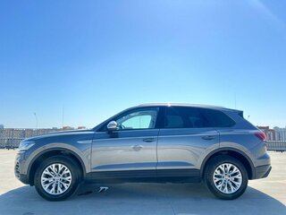 2019 Volkswagen Touareg III, серый, 3779880 рублей, вид 2