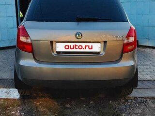 2011 Skoda Fabia II Рестайлинг, серый, 560000 рублей, вид 2