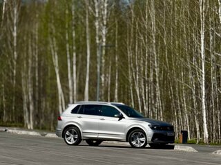 2019 Volkswagen Tiguan II, серый, 3750000 рублей, вид 4