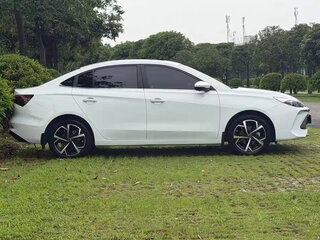 2026 Roewe i5 I Рестайлинг 2, белый, 1400000 рублей, вид 4