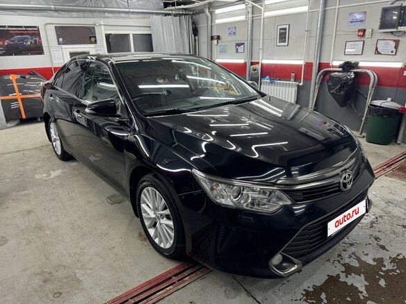 2015 Toyota Camry VII (XV50) Рестайлинг, чёрный - вид 1