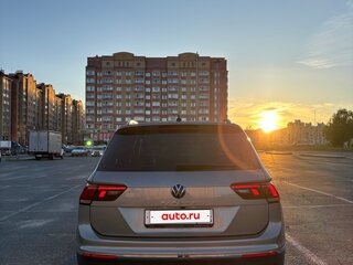 2021 Volkswagen Tiguan II Рестайлинг, коричневый, 2540000 рублей, вид 4