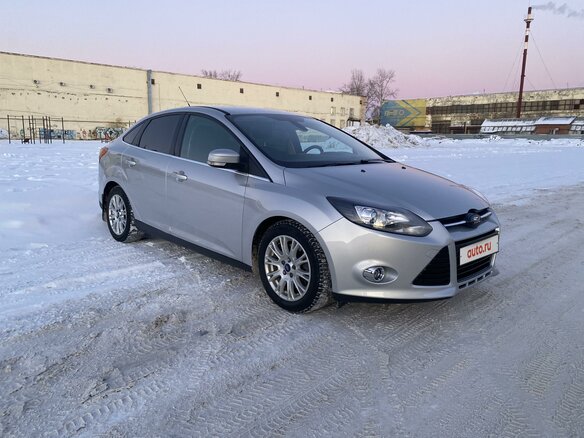 2011 Ford Focus III, серебристый, 1200000 рублей - вид 3