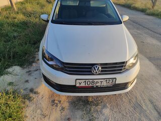 2016 Volkswagen Polo V Рестайлинг, белый, 900000 рублей, вид 3