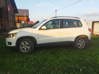 2014 Volkswagen Tiguan I Рестайлинг, белый, 1400000 рублей, вид 4