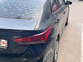 2018 Hyundai Solaris II, чёрный, 790000 рублей, вид 2