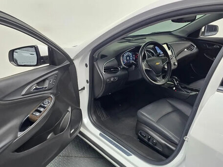 2022 Chevrolet Malibu IX Рестайлинг, белый, 1960000 рублей, вид 5