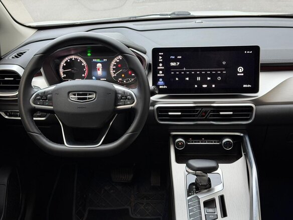 2022 Geely Binyue I Рестайлинг, белый - вид 13