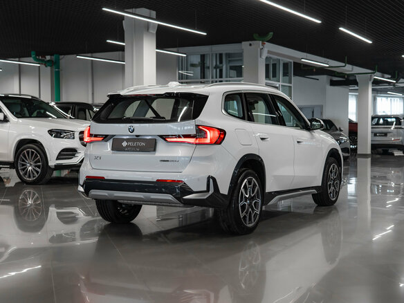 2025 BMW X1 25Li sDrive III (U11/U12), белый - вид 3