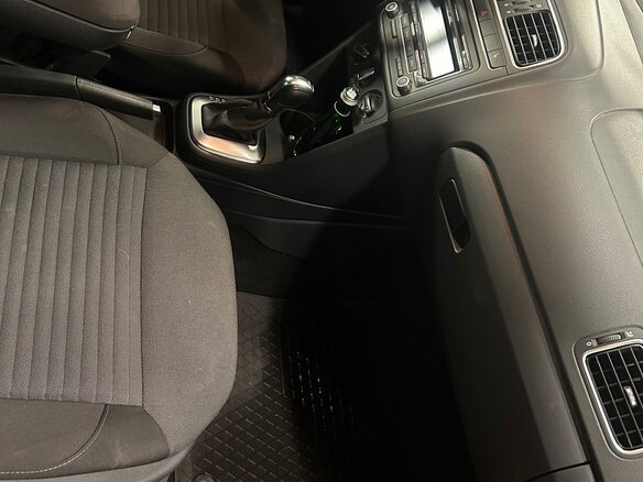 2014 Volkswagen Polo V, красный, 750000 рублей - вид 9
