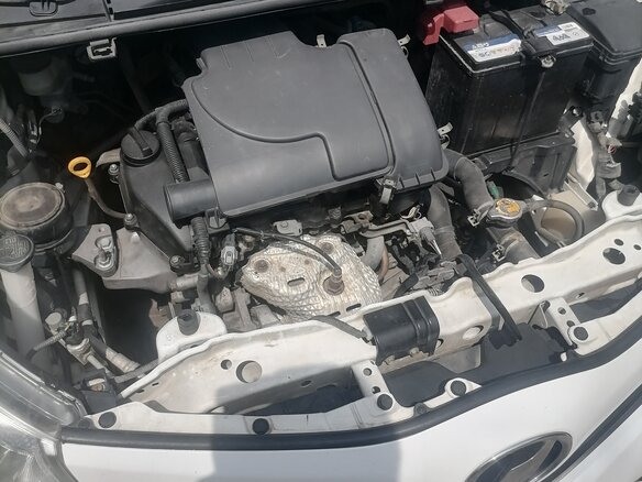 2012 Toyota Vitz III (XP130), белый, 580000 рублей - вид 12