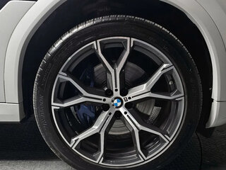 2024 BMW X6 30d III (G06) Рестайлинг, белый, 9700000 рублей, вид 5