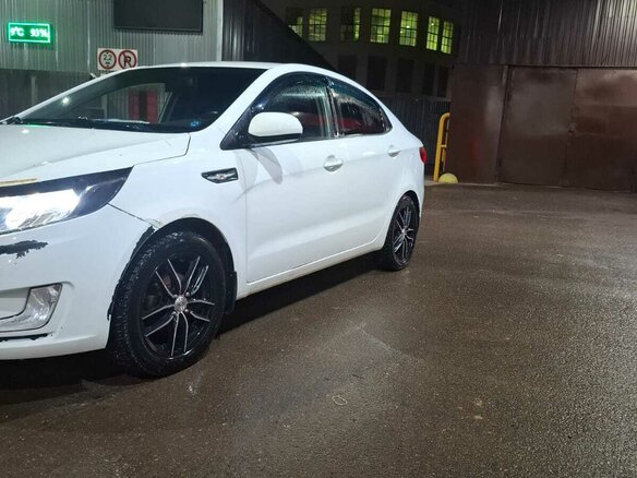 2014 Kia Rio III, белый, 600000 рублей - вид 4
