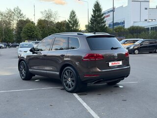 2012 Volkswagen Touareg II, коричневый, 2000000 рублей, вид 3