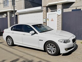 2010 BMW 5 серии 520d VI (F10/F11/F07), белый, 1700000 рублей, вид 2