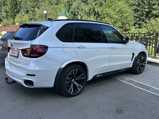2017 BMW X5 30d III (F15), белый, 5200000 рублей, вид 4
