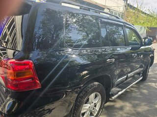 2013 Toyota Land Cruiser 200 Series Рестайлинг 1, чёрный, 4560000 рублей, вид 4
