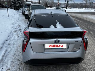 2017 Toyota Prius IV (XW50), серебристый, 1650000 рублей, вид 5