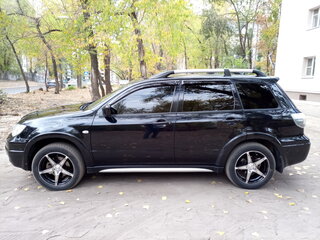 2006 Mitsubishi Outlander I, чёрный, 1250000 рублей, вид 3