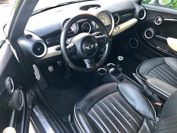 2011 Mini Hatch Cooper S II (R56) Рестайлинг, белый - вид 12