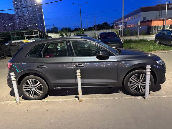 2021 Audi Q5 45 TFSI II (FY) Рестайлинг, серый, 4200000 рублей - вид 3