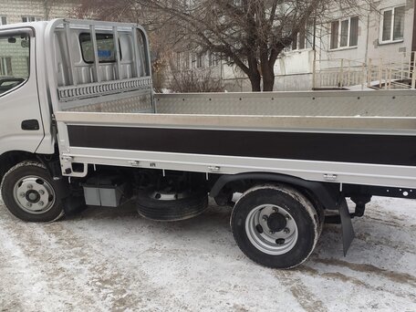 2015 Hino Series 300 (Dutro), серебристый, 3120000 рублей, вид 4