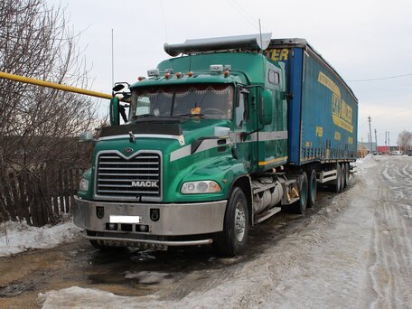 2003 Mack Vision (CX), зелёный, 1400000 рублей, вид 1