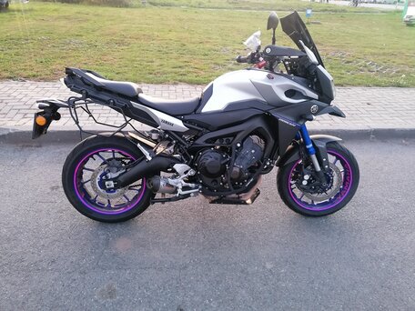2015 Yamaha MT-09 Tracer (FJ-09), серый, 880000 рублей, вид 1