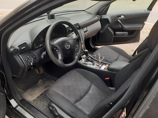 2005 Mercedes-Benz C-Класс 180 II (W203) Рестайлинг, чёрный, 575000 рублей, вид 5