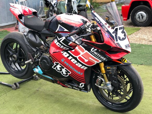 2014 Ducati 1199 Panigale, красный - вид 2