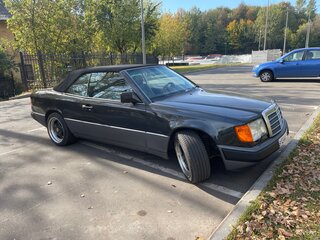 1993 Mercedes-Benz W124 300, чёрный, 2200000 рублей, вид 2